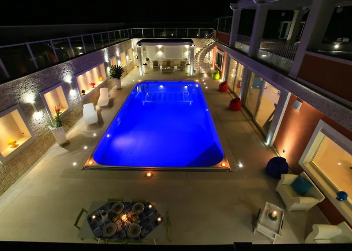 Caraitria Villa