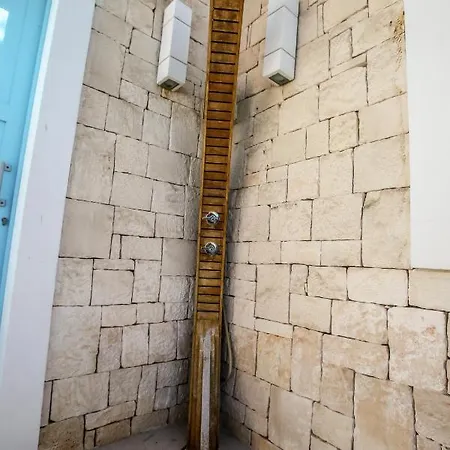 Caraitria Villa